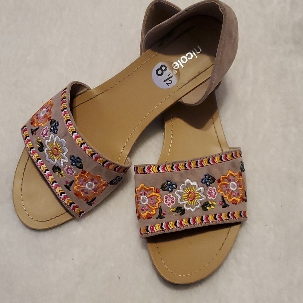 Nicole Floral Embellished Sandals SZ 8.5